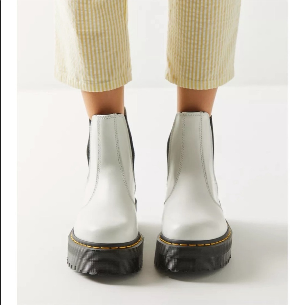 Doc Dr. Martens 2976 Quad Platform Women's White Chelsea Boot Size 37 US 6 - Picture 4 of 16